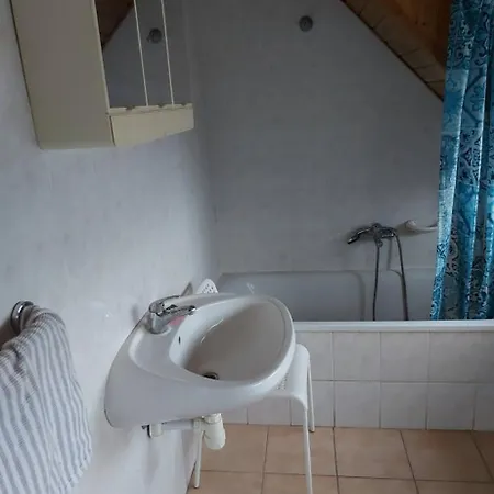 Balatoni Nyaralo Badacsony منزل للإقامة *